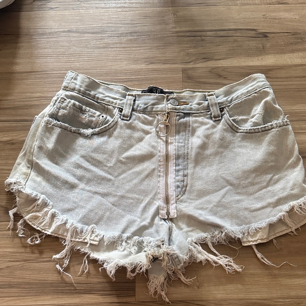 American Vintage Frayed Light Blue Jean Shorts